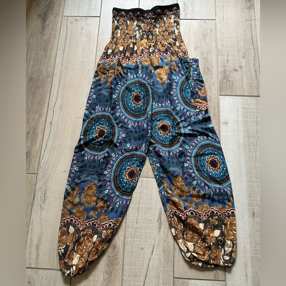 EARTHBOUND Multicolor Patterned Ankle Pants